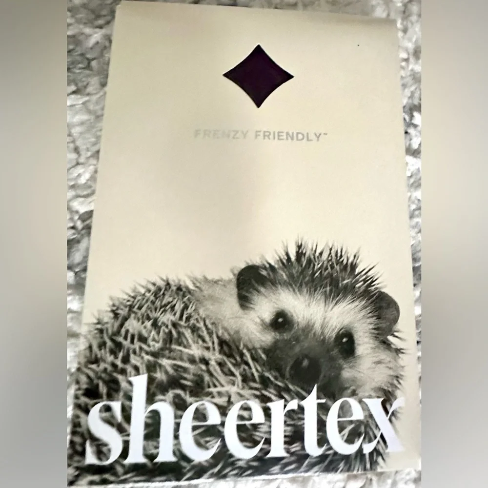 ‼️RARE‼️🎸SHEERTEX🎸🔥NWT🔥 Glow Classic Sheer Tights in Plum—XS